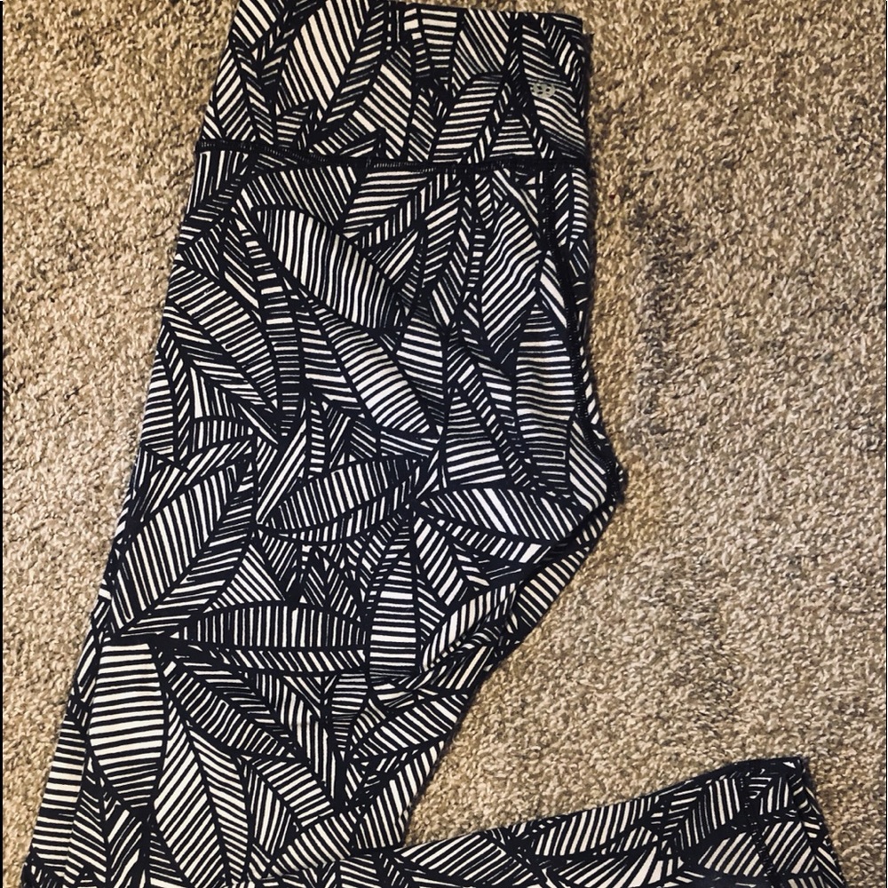 Lululemon Wunder Under Banana Leaf Size 10